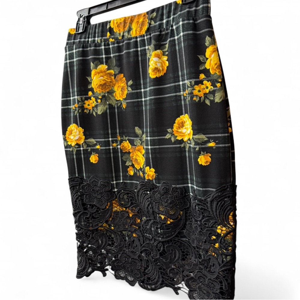 Olivia Blu Lace-Trim Floral Plaid Pencil Skirt - Yellow Roses - Size Medium - Picture 3 of 5